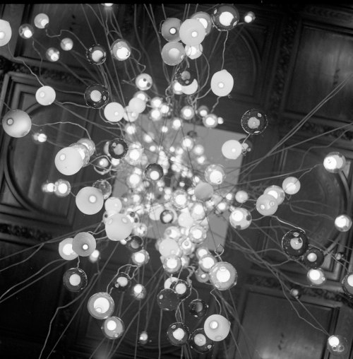 Mamiya C220. HP5+. London.